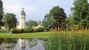 Heidelberg palace offers visitors a great deal of history and many imaginative tours, or the simple pleasure of a walk through this romantic vista. Karlsruhe Schlossgarten