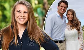 • 13 217 просмотров 8 лет назад. Bindi Irwin Shares A Cryptic Post About Life Changes After Tying The Knot Daily Mail Online