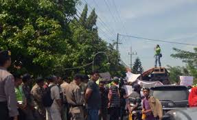 Check spelling or type a new query. Pungli Tpg Kemenag Mojokerto Tembus Rp 1 5 Milyar Pertahun Nusantara Pos