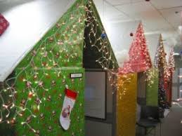 I transformed my cubicle into winter wonderland! Decorate Office Cubicles Office Holiday Decor
