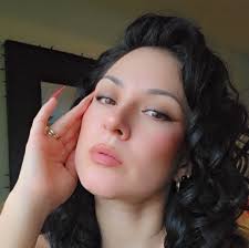 Has anyone seen any really cute pink Halloween sets if so drop them 💖