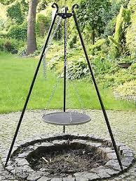 Dreibein Schwenkgrill In Handarbeit Angefertigt 60 Cm Aus Rohem Stahl Ebay Feuerstelle Garten Schwenken Gartenecke