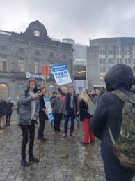 Facebook giver folk mulighed for at dele og gør derved verden mere åben og forbundet. Dries V Langenhove Before Being Swarmed By Angry Teens Belgium