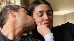 Belen rodriguez è tornata praticamente alla vita di tutti i giorni. Belen Rodriguez E Antonino Spinalbese Prove Di Famiglia A Milano Foto Cronaca Ilgiorno It