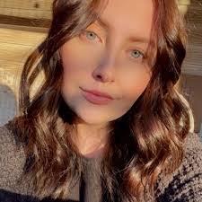 Holly Macaluso's Instagram, Twitter & Facebook