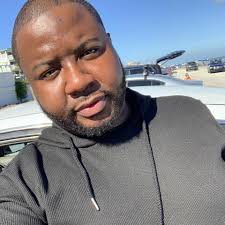 Who can do a full birthday glam and natural glam tommorrow before 6pm?