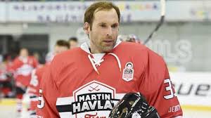 This overview shows the selected player's teammates and their combined performance record. Petr Cech Fussball Torwartlegende Wird Eishockeyspieler Kleinezeitung At