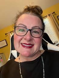 Katherine Carnell's Instagram, Twitter & Facebook