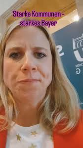 Barbara Menke ist die neue Bezirksbürgermeisterin in Bochum-Mitte! 🎉 Mit  viel kommunalpolitischer Erfahrung und großer Leidenschaft für politische  Bildung werden wir die Bürgerbeteiligung weiter stärken. Gemeinsam  gestalten wir die kommenden fünf Jahre!