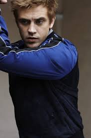 Boyd Holbrook para Mr. Porter por Paul Wetherell