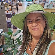 Hi there, The entrance to departures is the same with the one for arrivals  or are they using differet terminals. The flight is for Europe. Thank you!