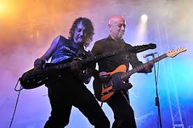 Poter raccontare agli altri che la vita è spettacolare». Enrico Ruggeri Wikipedia