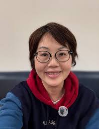 Louisa Loo's Instagram, Twitter & Facebook