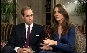 La bague de fiançailles de kate middleton a de quoi faire rêver. Apres La Bague De Fiancailles Kate Middleton Continue De Recevoir Du Prince William L Heritage De Lady Di Des Boucles D Oreilles Saphir Et Diamants Qu Elle Purepeople