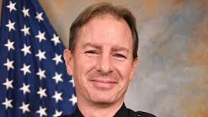 Florida police officer helps individual with mental health crisis