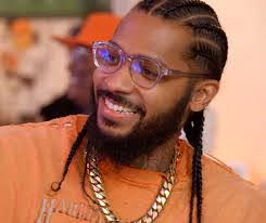 Ryan Henry's Instagram, Twitter & Facebook