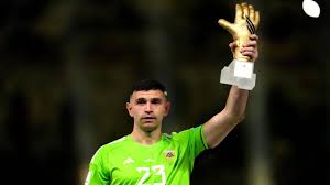 2026 World Cup Golden Glove Odds on 9th July - Simon and Maignan Favourites Ahead of Quarter-Finals