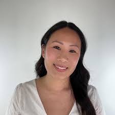 Kelly Odell's Instagram, Twitter & Facebook