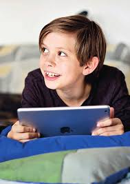 Danish University Colleges Digitale læseoplevelser i biblioteksrummet  Henkel, Ayoe Quist; Nissen, Alice