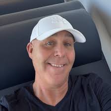 Communiqué C'est avec d'immenses regrets et tristesse que nous vous  annonçons le décès subit de notre directeur général Monsieur Sébastien  Denis. Il est malheureusement décédé suite à un accident de voiture le