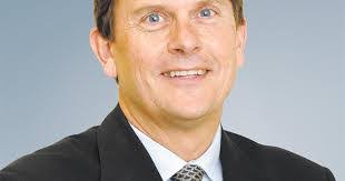 Karen Roeder's Instagram, Twitter & Facebook