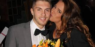 Select from premium star jones friends of the highest quality. Dschungelkonig Joey Heindle Schein Ehe Mit Justine Dippl Furs Fernsehen Express De