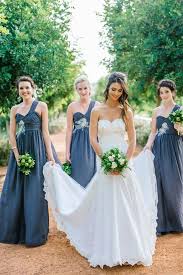 Must Take Photos Wedding Dress Outdoor Bride With Bridesmaids Claire Thomson Weddingphotography Bridesmaid Pictures Bridesmaid Poses Bridesmaid