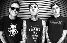 Who is mark hoppus' wife skye everly? Mark Hoppus Hints At New Blink 182 Music In April The Rocky Mountain Collegian