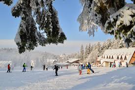 Amărâții din lupeni și barosanii din poiana brașov cunoscutul prezentator tv dan negru a rămas uimit de prețurile din poiana. Poiana Brasov Iarna Mini Ghid Si Multe Fotografii
