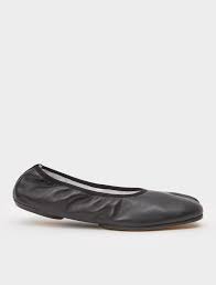 Join for free and set sale alerts, shop exclusive. Maison Margiela Ballet Flat Tabi In Black Voo Store Berlin Worldwide Shipping
