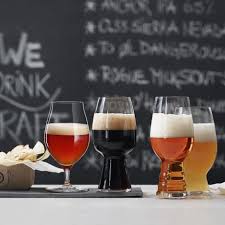 Glaser Fur Anspruchsvolle Biertrinker Bierglaser Bier Trinken Bierprobe