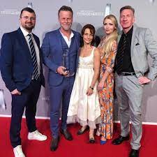 Aktuelle nachrichten und stories rund um das thema entertainment. Jenke Von Wilmsdorff Der Deutsche Fernsehpreis Fur Meine Sendungen Das Jenke Experiment Fur Jenke Macht Mut Und Fur Jenke Uber Leben Vielen Dank An Mein Grossartiges Team Und Viele Dank An Euch
