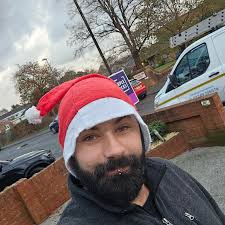 Anyone know where to see nicely decorated houses with lights around poole  please. This is my flat which isn't very big so this is all I could do with  lights 😊 Thank