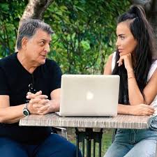 Efsane isim kemal sunal'ın gurbetçi şaban filminde teknik adam yılmaz vural da oynamış. Yilmaz Vural Boyu Kac Biyografi Sitesi