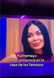 Amamos como luces nuestras prendas 💫 #lacasadelosfamosos #lauragonzales  #moda #vestido #borgoña