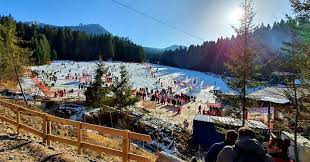 Cantitatea nu este de așteptat NeamÅ£ Peste 2 000 De Turisti Au Fost La DurÄu La SerbÄrile ZÄpezii Monitorul De NeamÈ Èi Roman