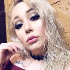 Iona Nelson (@ICastalanos)