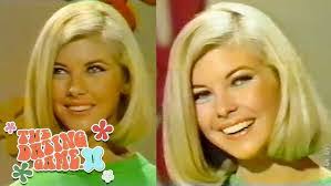 Carol Lesley's Instagram, Twitter & Facebook