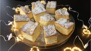 Es gibt keinen einfacheren kuchen als joghurtkuchen. Quarkstrudel Kuchen Einfacher Ruhrteig Mit Quark Puderzucker Nusse Youtube