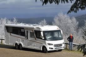 Tout Savoir Sur Les Camping Cars Poids Lourd Reglementation Tarifs Avantages Inconvenients Le Monde Du Camping Car