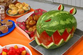 Teach 22 fruits with these colorful fruits flashcards! Fruit Turned Animal Art 30 Creative Creations Hongkiat