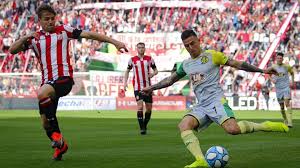 Aldosivi kulübü arjantin mar del plata, provincia de buenos aires şehrinde 1913 yılında kurulmuştur. Con Un Final Polemico Estudiantes Derroto A Aldosivi En La Primera Fecha De La Superliga Infobae