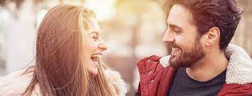 In diesem fall sollte man ruhig am ball bleiben und der frau interesse zeigen. Wie Verlieben Sich Frauen Wir Liefern Dir Antworten