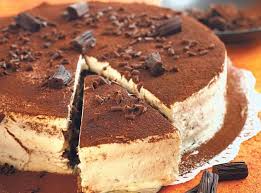 Gateau Facon Tiramisu Facile Et Si On Faisait Le Tiramisu Comme Un Gateau Avec Une Bonne Genoise Maison Plus Gateau Tiramisu Tiramisu Facile Tiramisu Recette