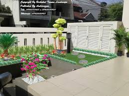 Tanamannya pun juga tak banyak, sebuah pohon agak tinggiberada di tengah dan beberapa tanaman semak di kanan kirinya. Contoh Desain Taman Minimalis Gambar Taman Minimalis Depan Rumah Dan Indoor Tukang Taman Minimalis Murah Dan Jual Tanaman Hias Murah Berbakat Taman Landscape