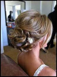 Brautfrisuren Mit Schleier Mittellanges Haar Beliebte Hochsteckfrisuren Mittellang Frisuren Und Frisur Hochgesteckt