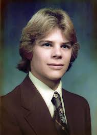 Removal of scam posts in online community groups