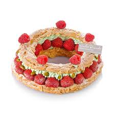 Couronne Fruits Rouges Pistaches Nicolas Bernarde Patissier Et Chocolatier Meilleur Ouvrier De France A La Garenne Pres De La Defense Paris Desserts Francais La Patisserie Des Reves Patissiere