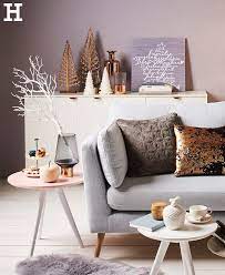 Winterzeit Ist Gemutliche Sofazeit Sofa Weihnachten Winter Deko Mobel Inspiration Einrichten Gemutliche Weihnachten Dekor Goldenes Sofa