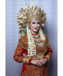 Baju kurung ialah pakaian tradional perempuan melayu. 5 Pakaian Adat Jambi Serta Penjelasannya Tambah Pinter